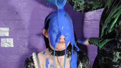 lucious-in-latex-maid-rosemarys-punis_19